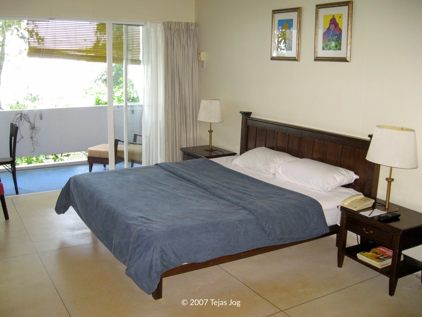 Lone Pine Hotel