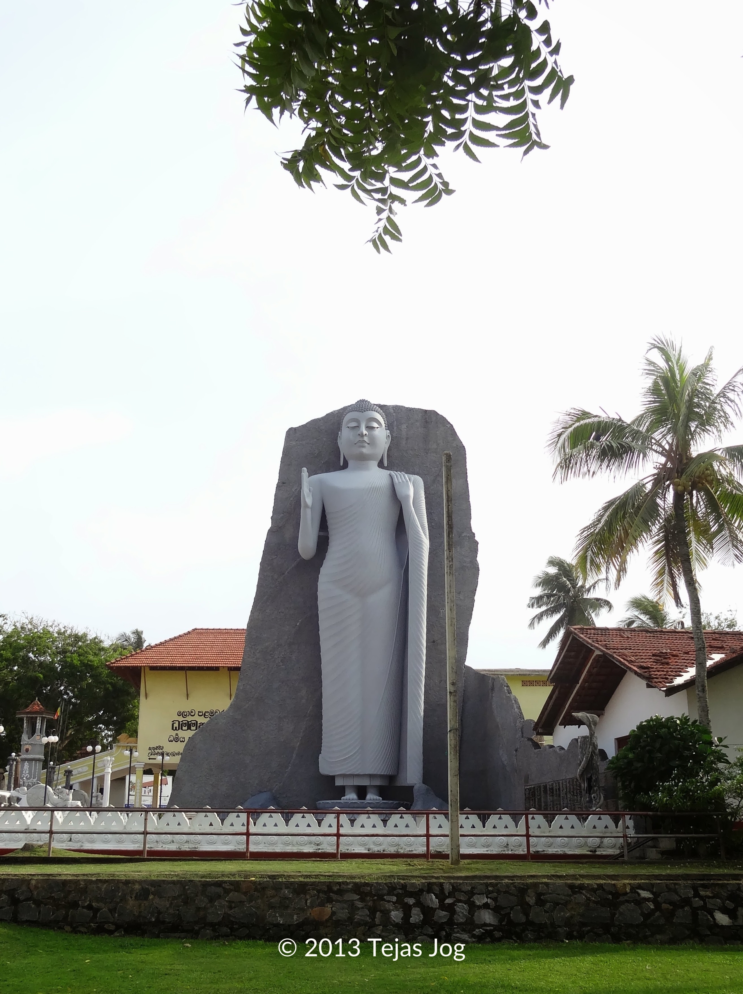 Buddha statue in the Devinuwara Raja Maha Viharaya complex