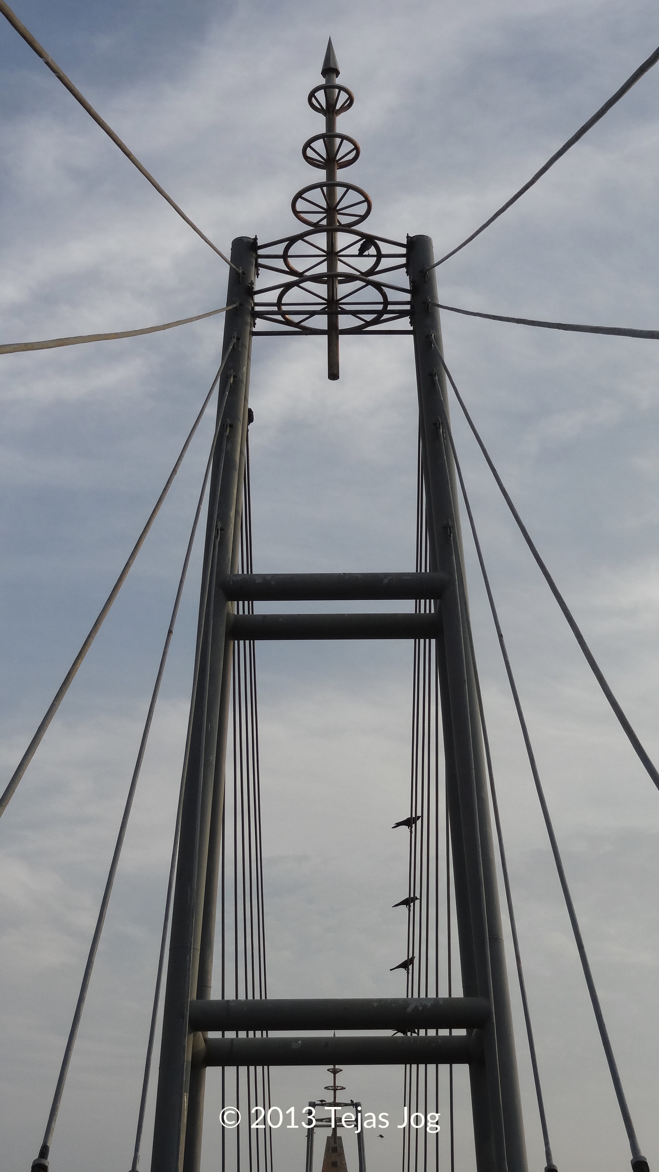 Pedestrian footbridge to Pigeon Island
