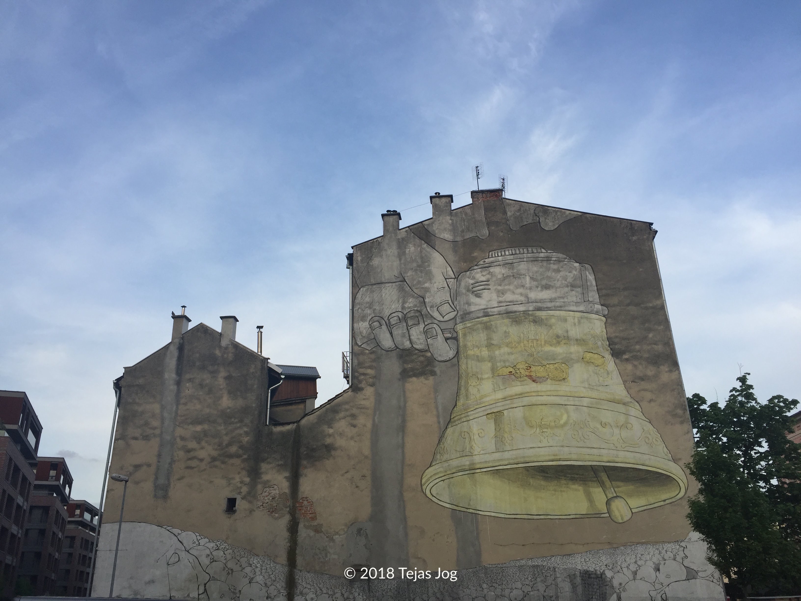 mural Blu "Never Follow"