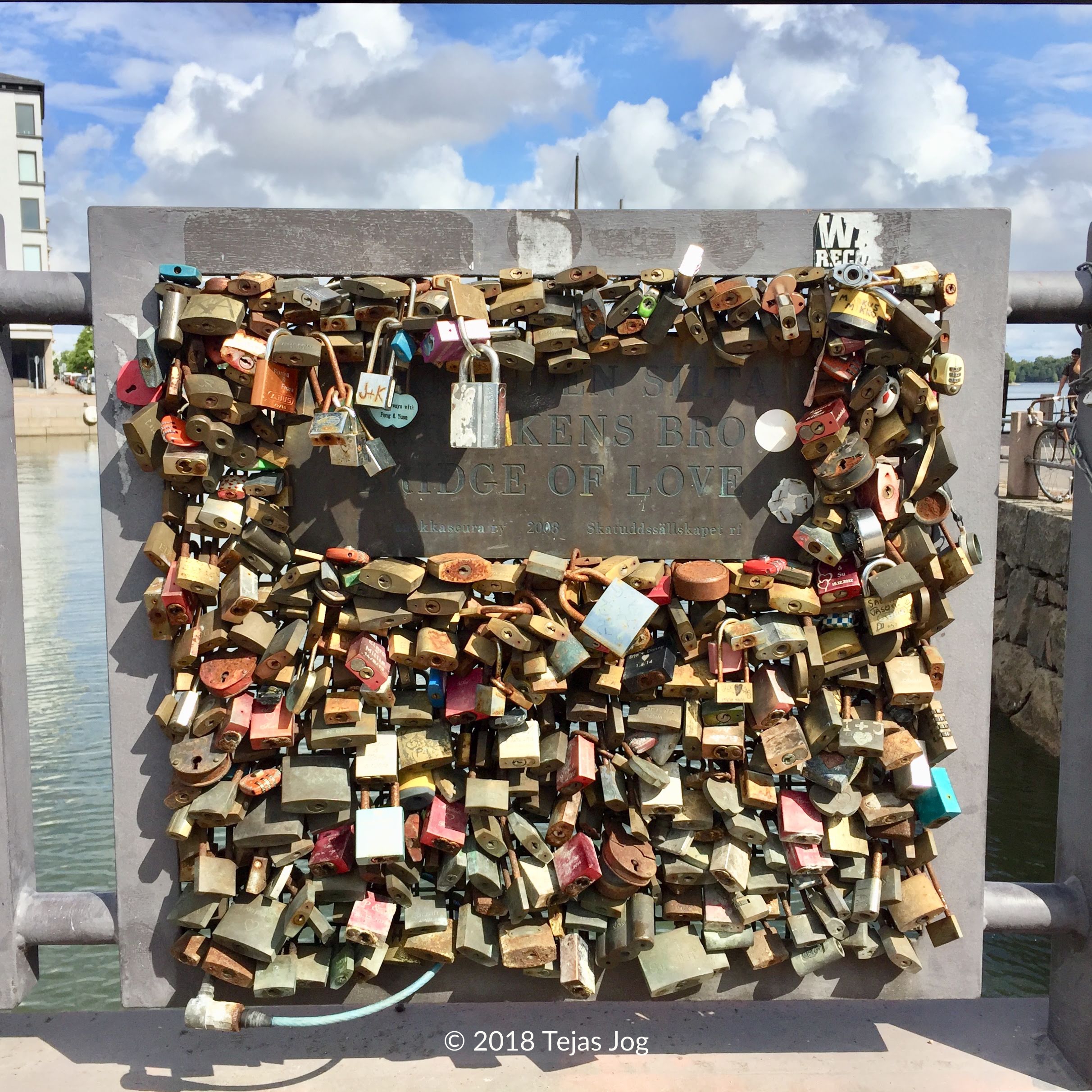 Love Bridge