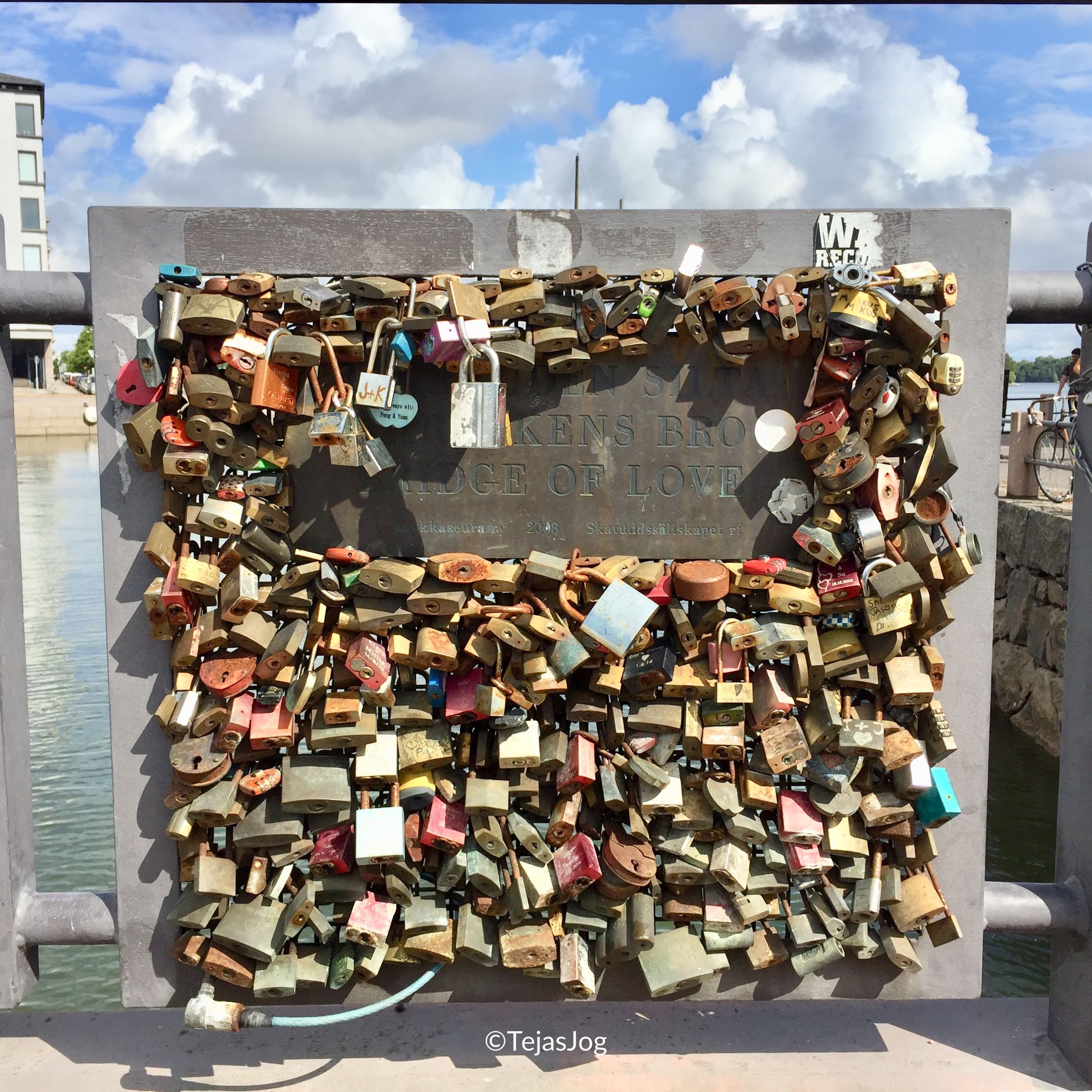 Love Bridge