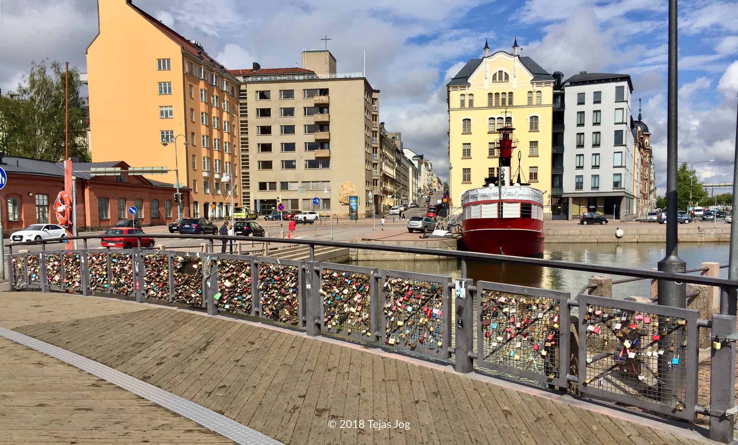 Love Bridge