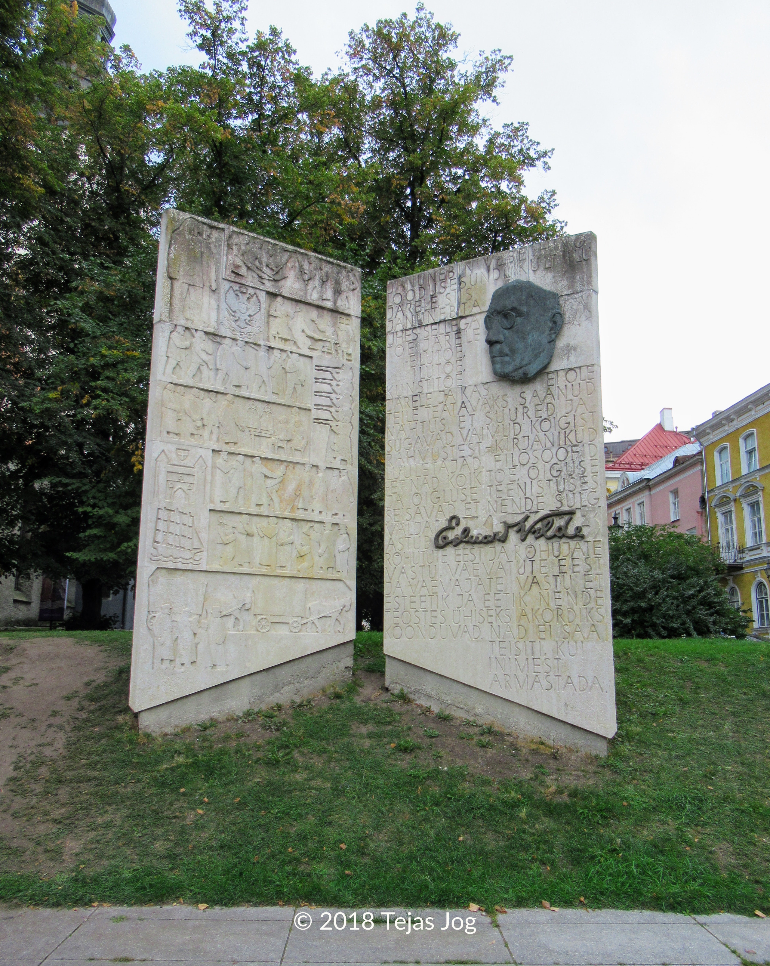 Eduard Vilde monument