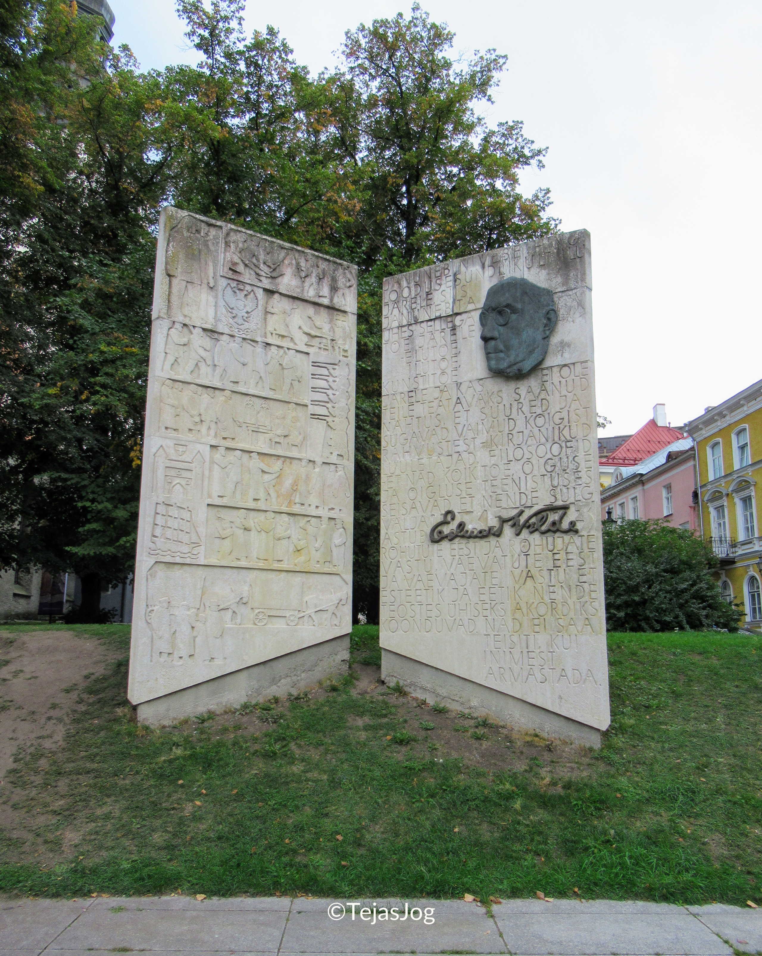 Eduard Vilde monument