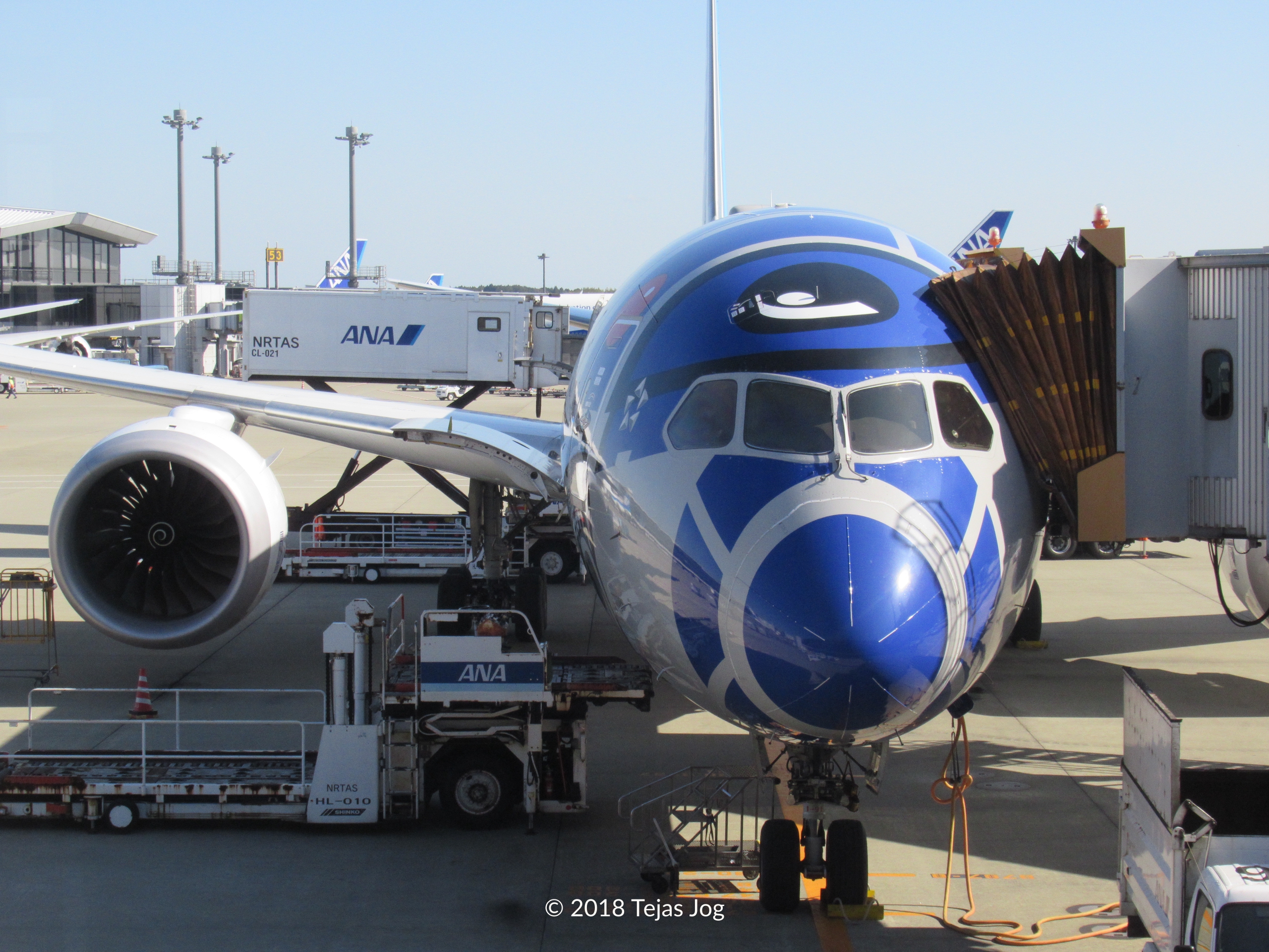 ANA’s “Star Wars R2-D2” Boeing 787-8
