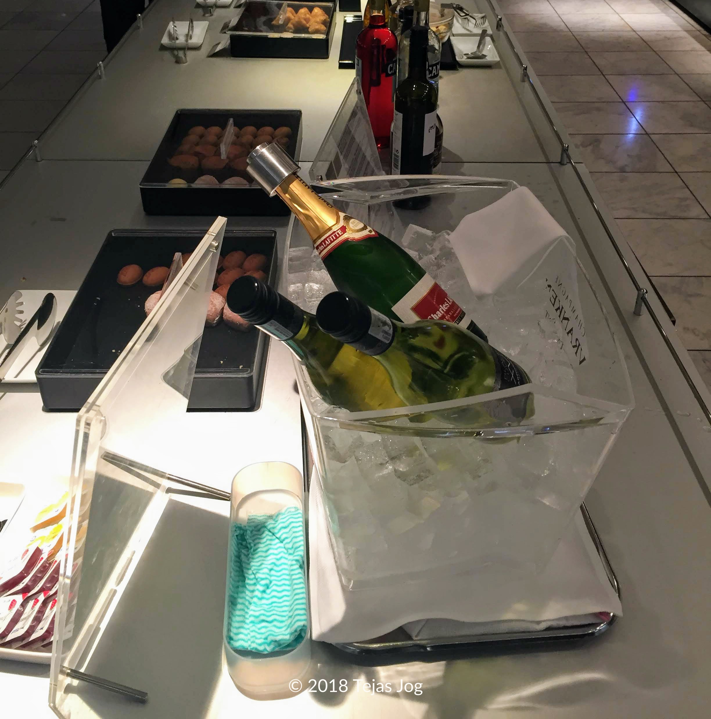 Buffet at ANA Lounge