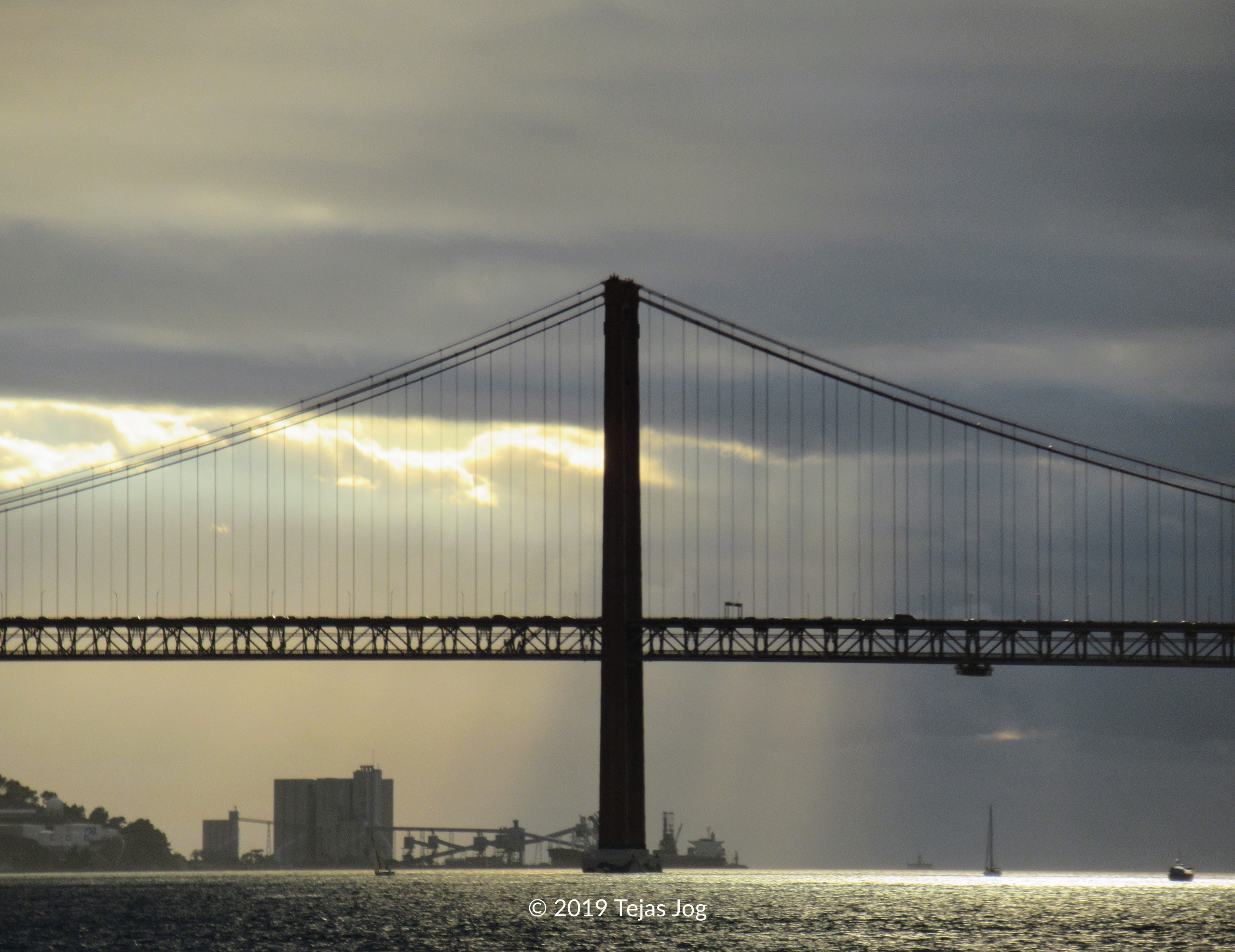 Ponte 25 de Abril