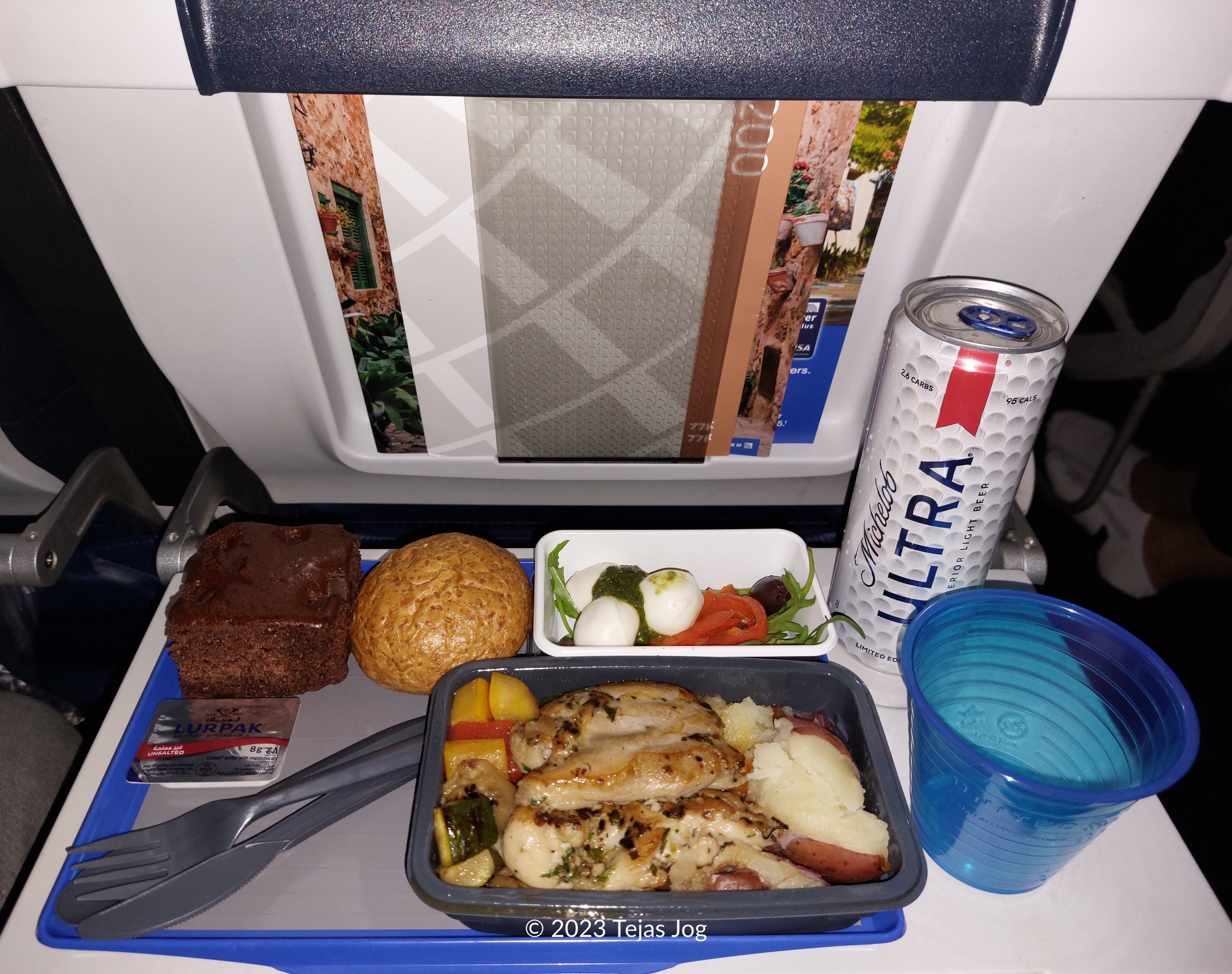 United Airlines 163