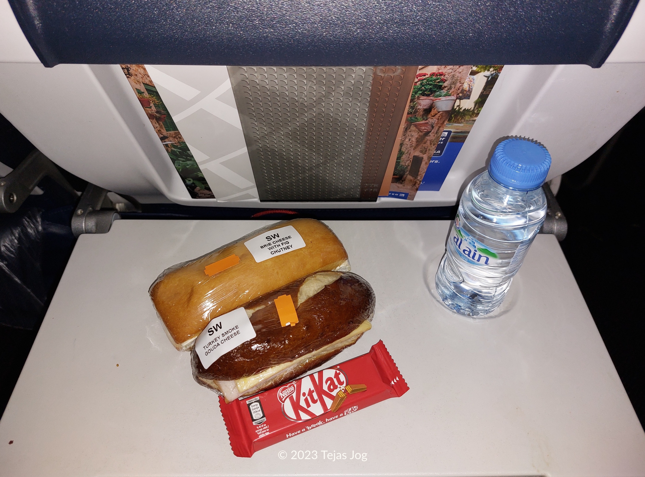 United Airlines 163