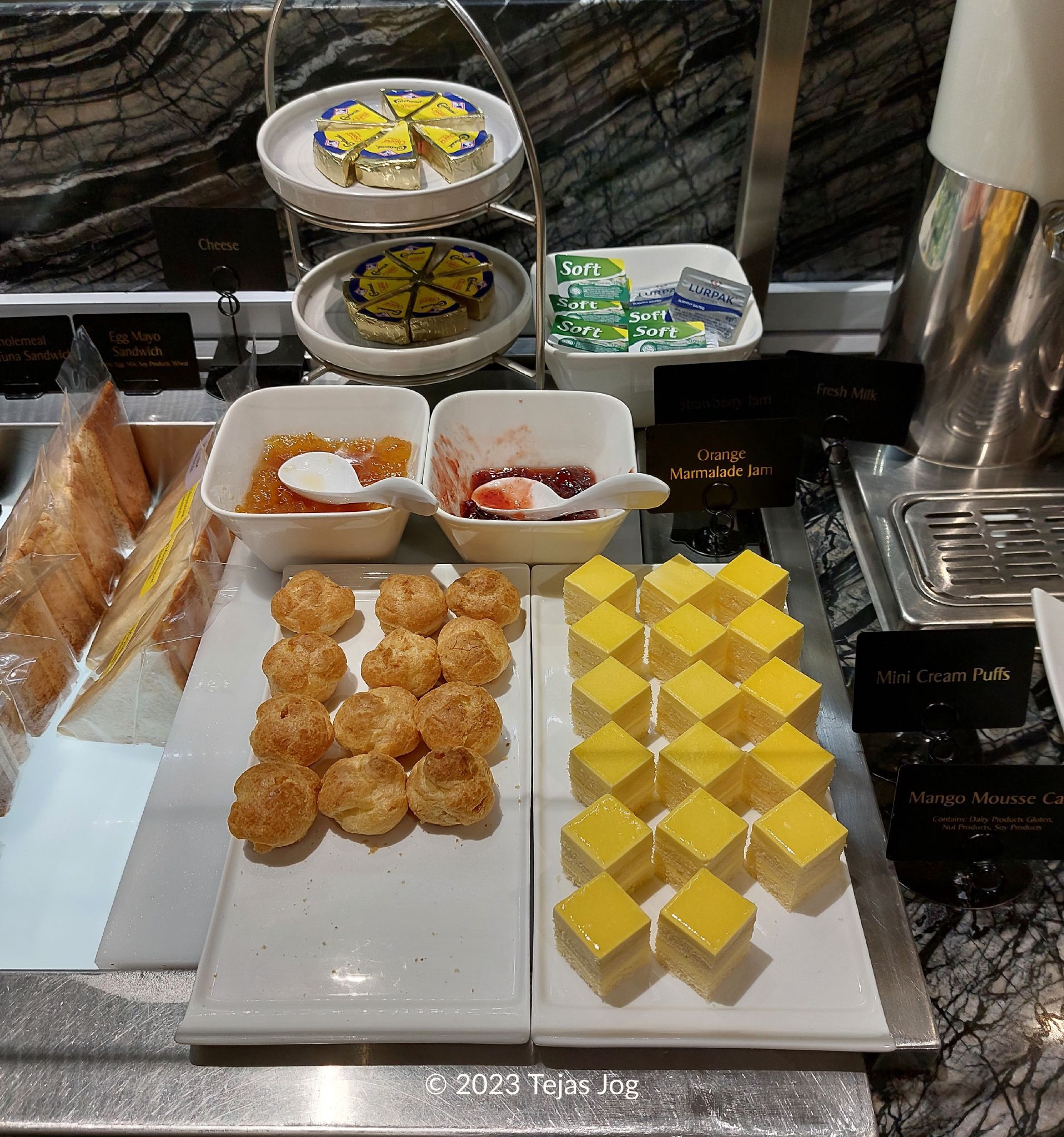 Buffet at KrisFlyer Gold Lounge