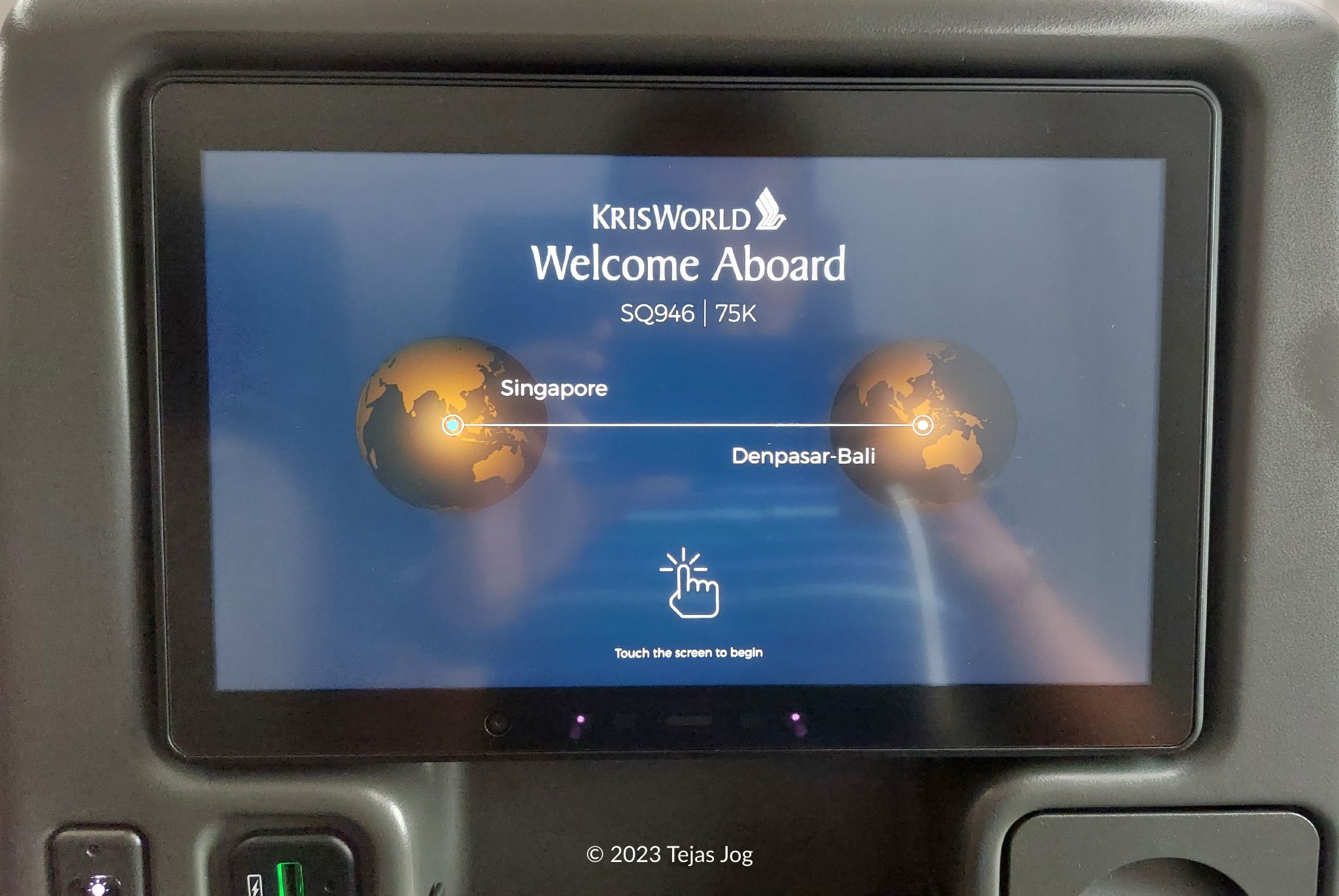 Singapore Airlines 946