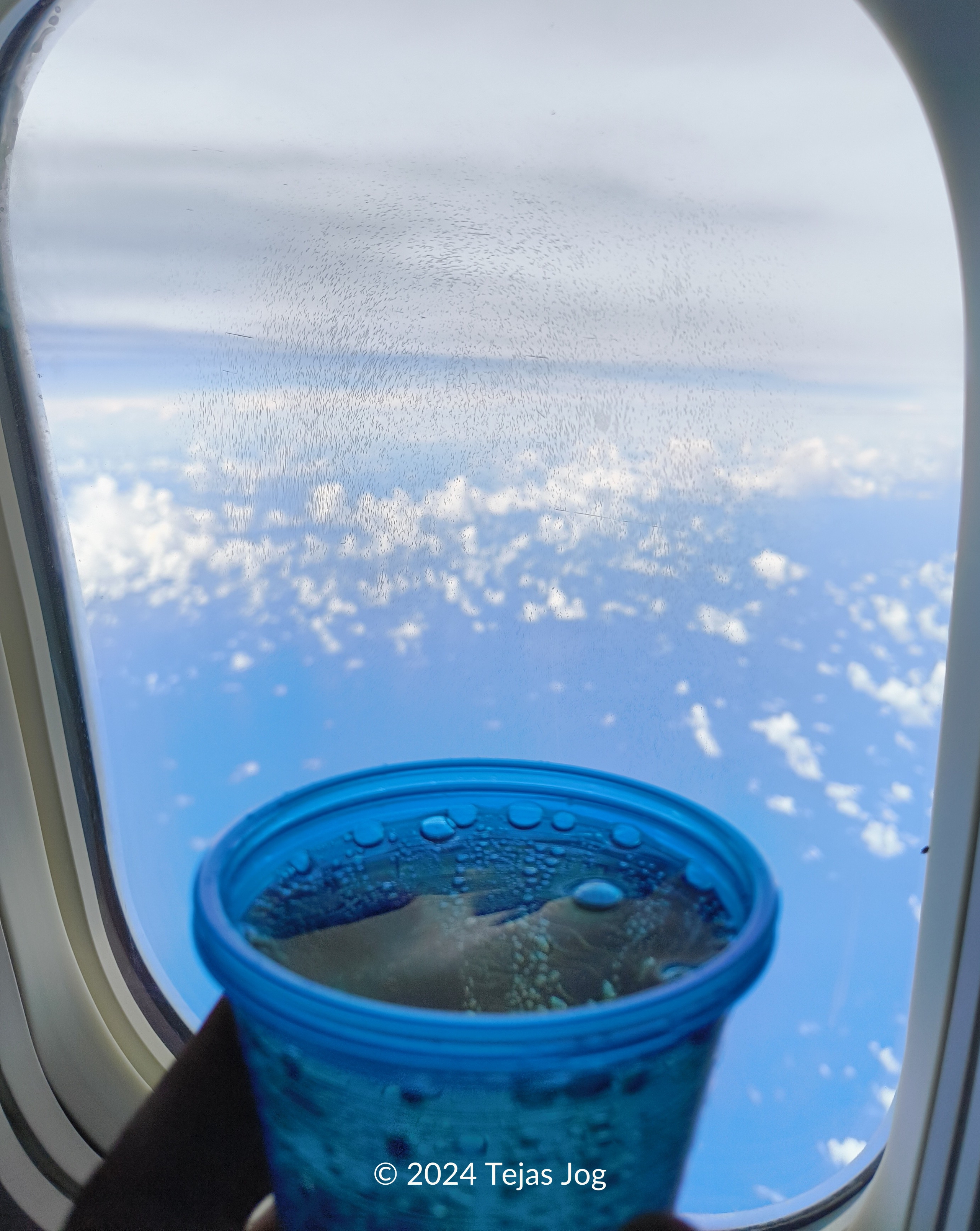 Beverage service on United Airlines 154