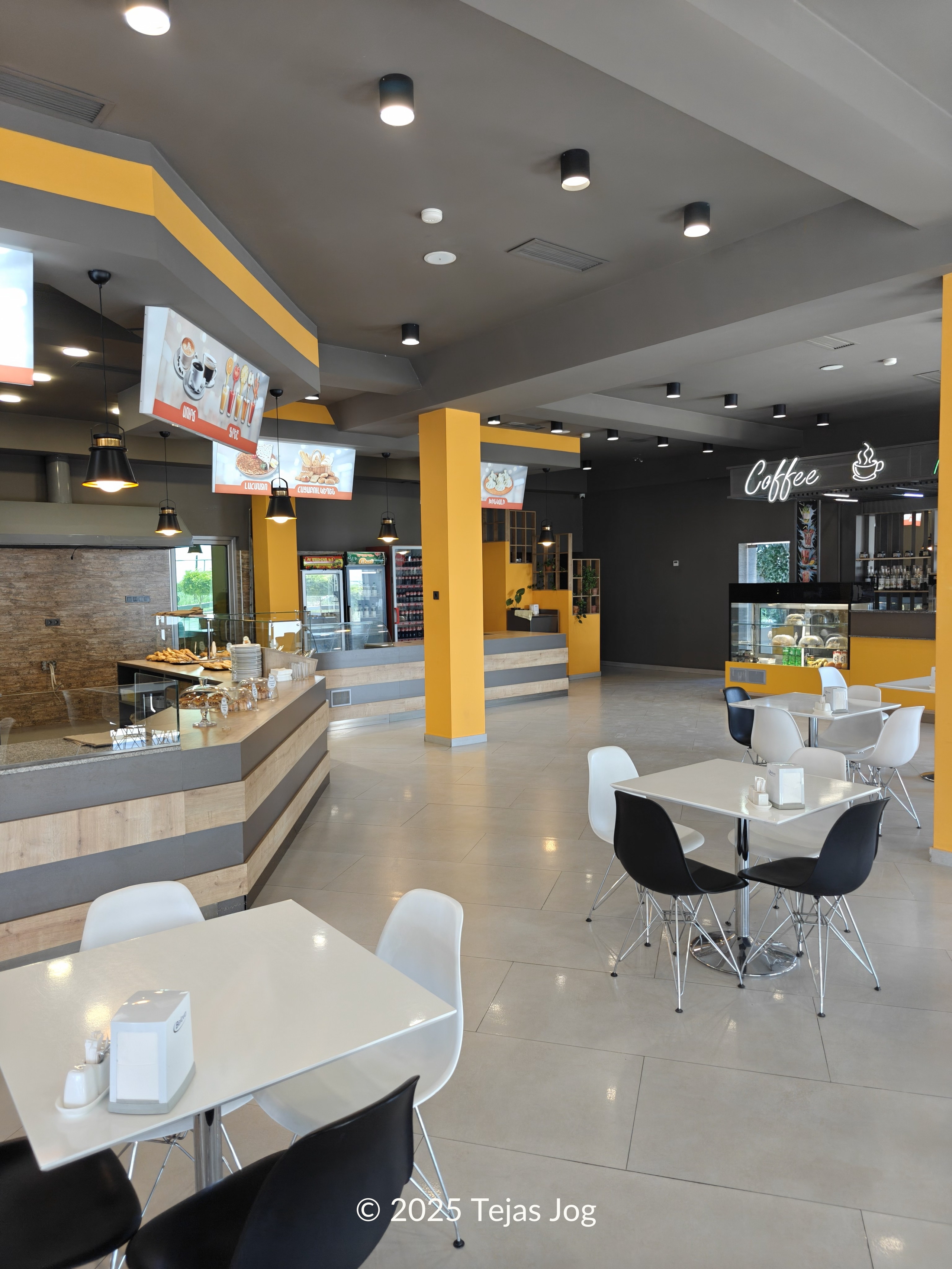 Van Food Court