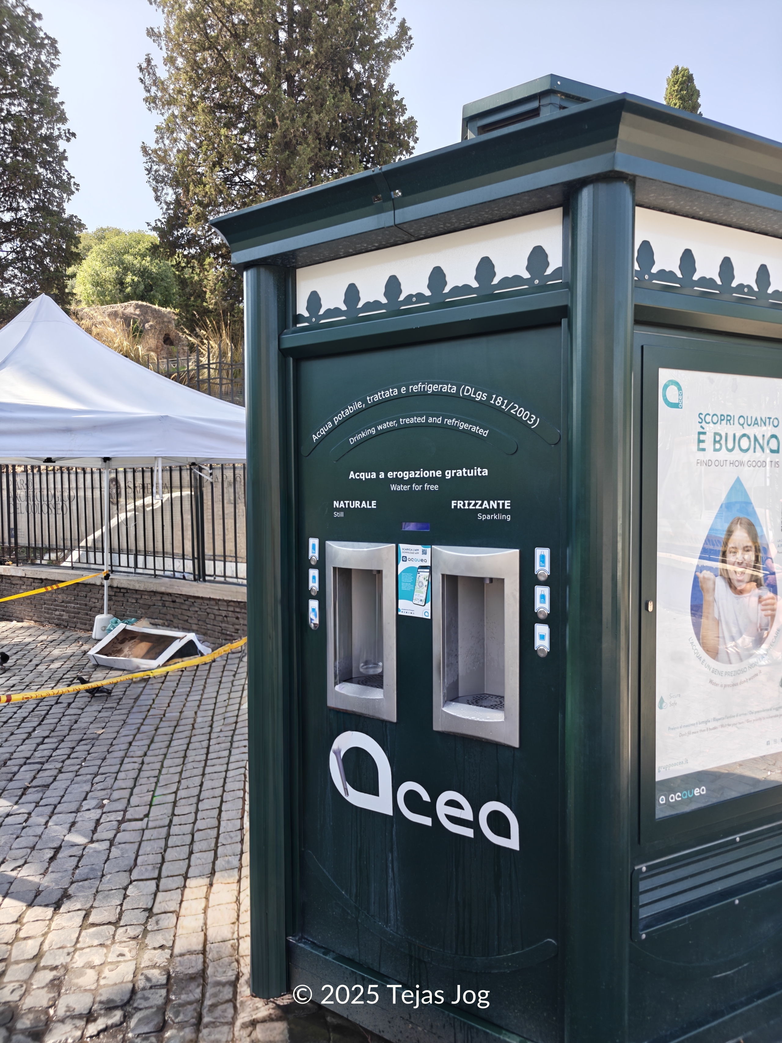 Kiosk dispensing cold still and sparkling water for free