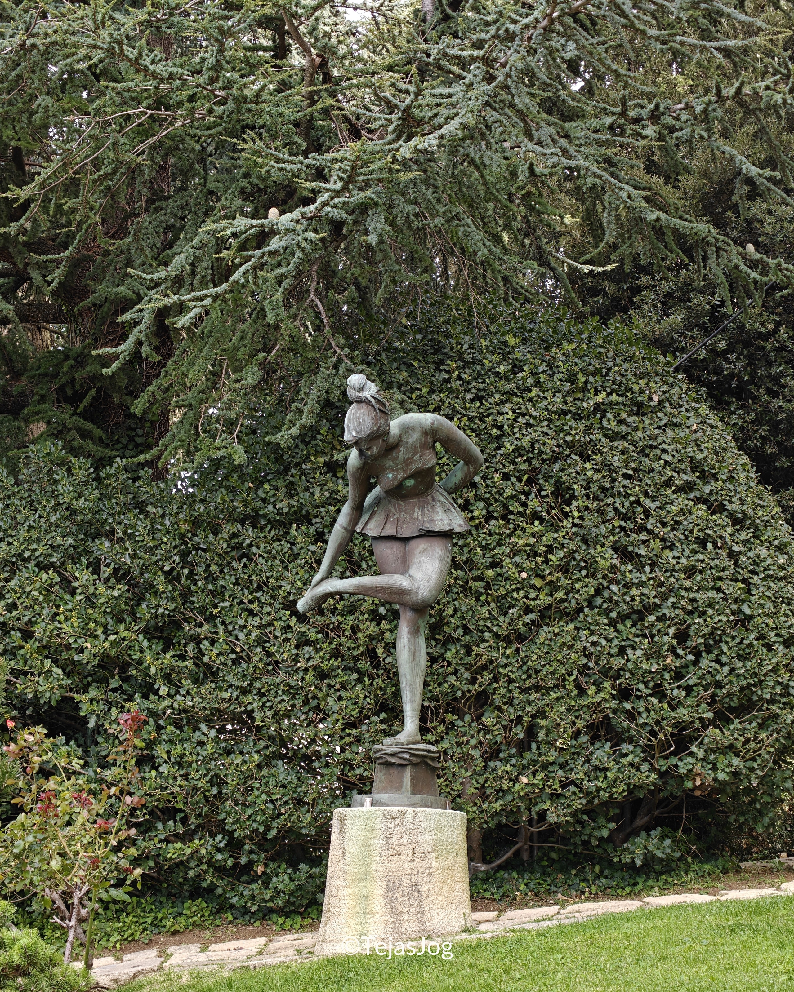 Dancing Girl