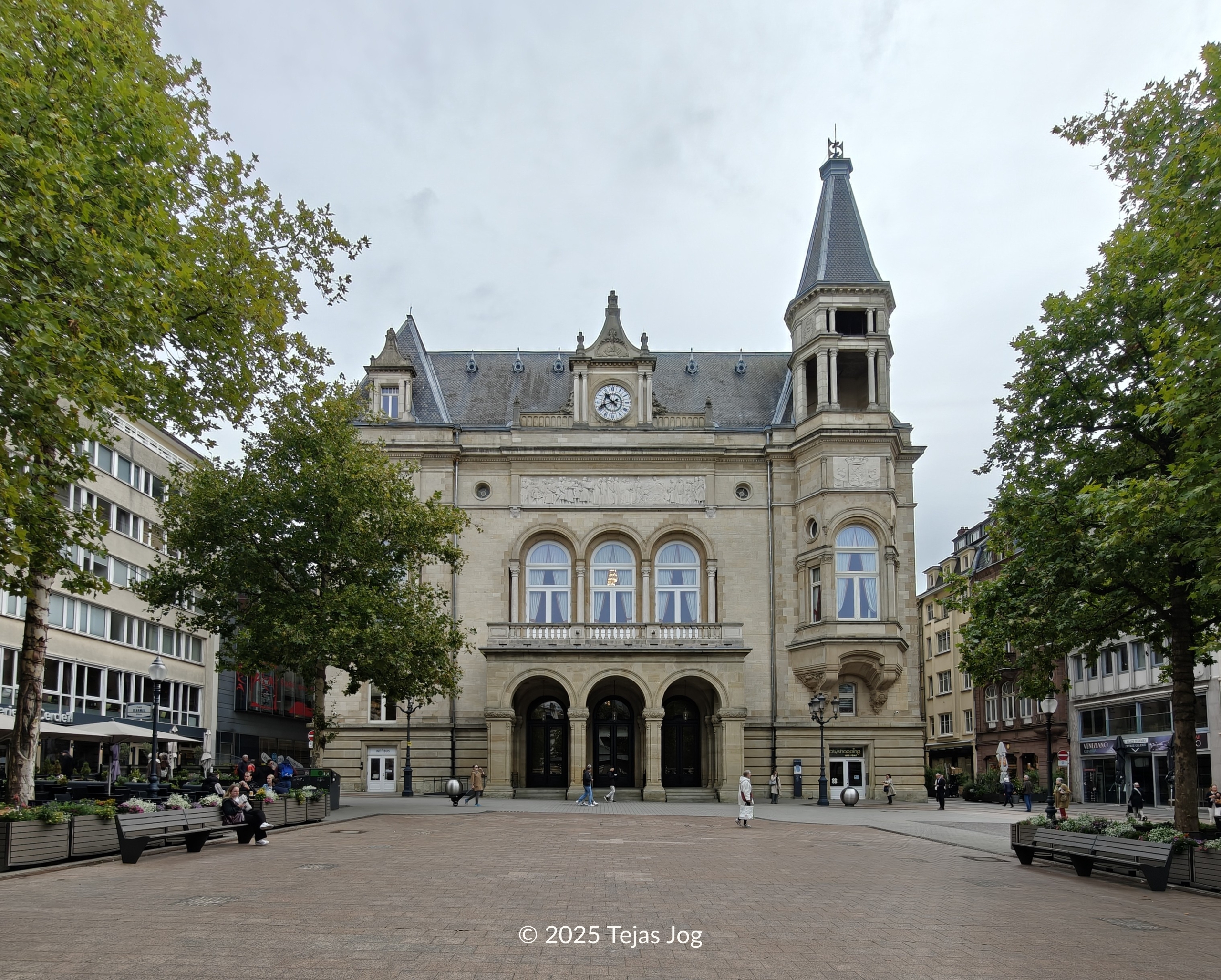 Stadt Palais / Cercle municipal