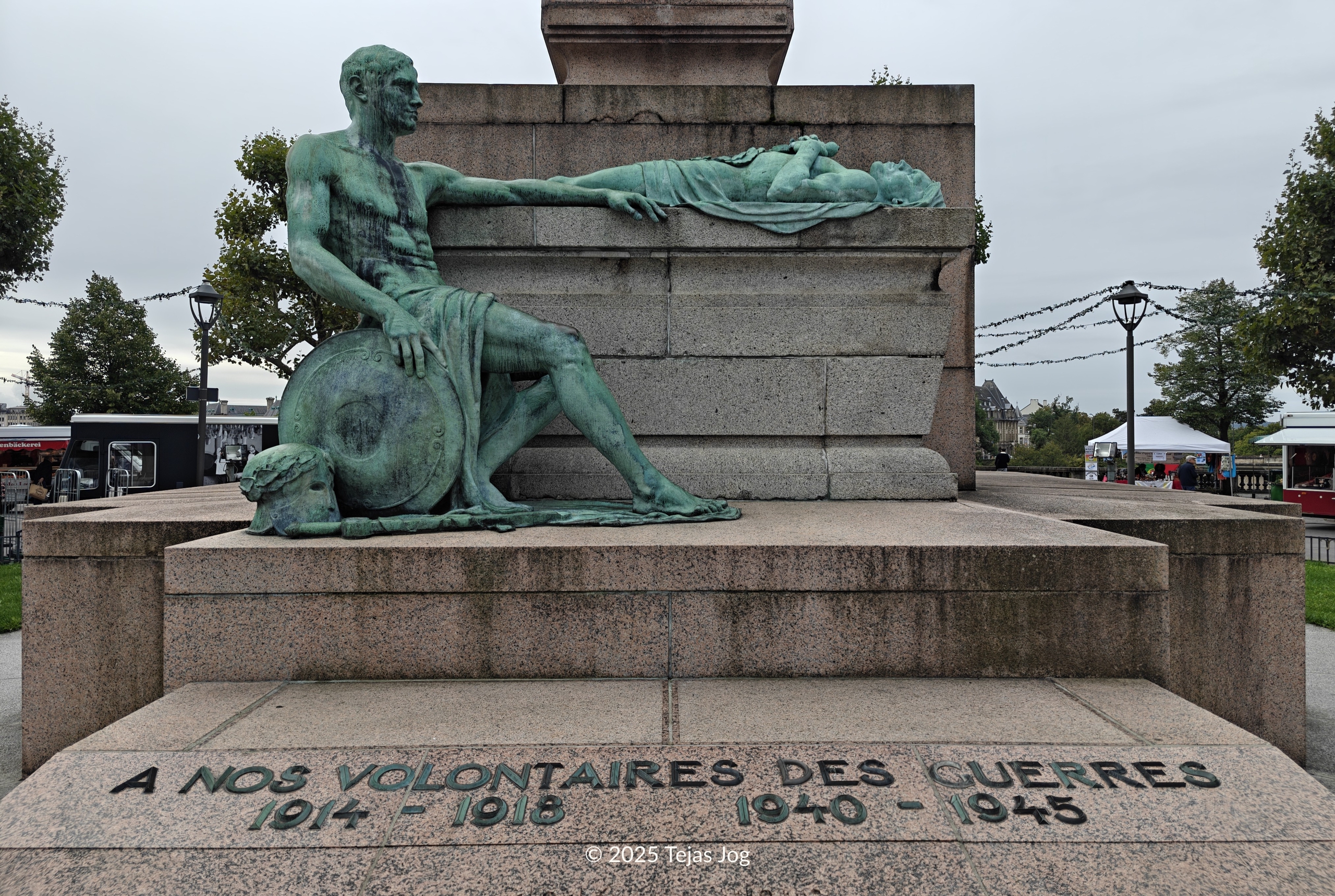 Monument of Remembrance / Gëlle Fra