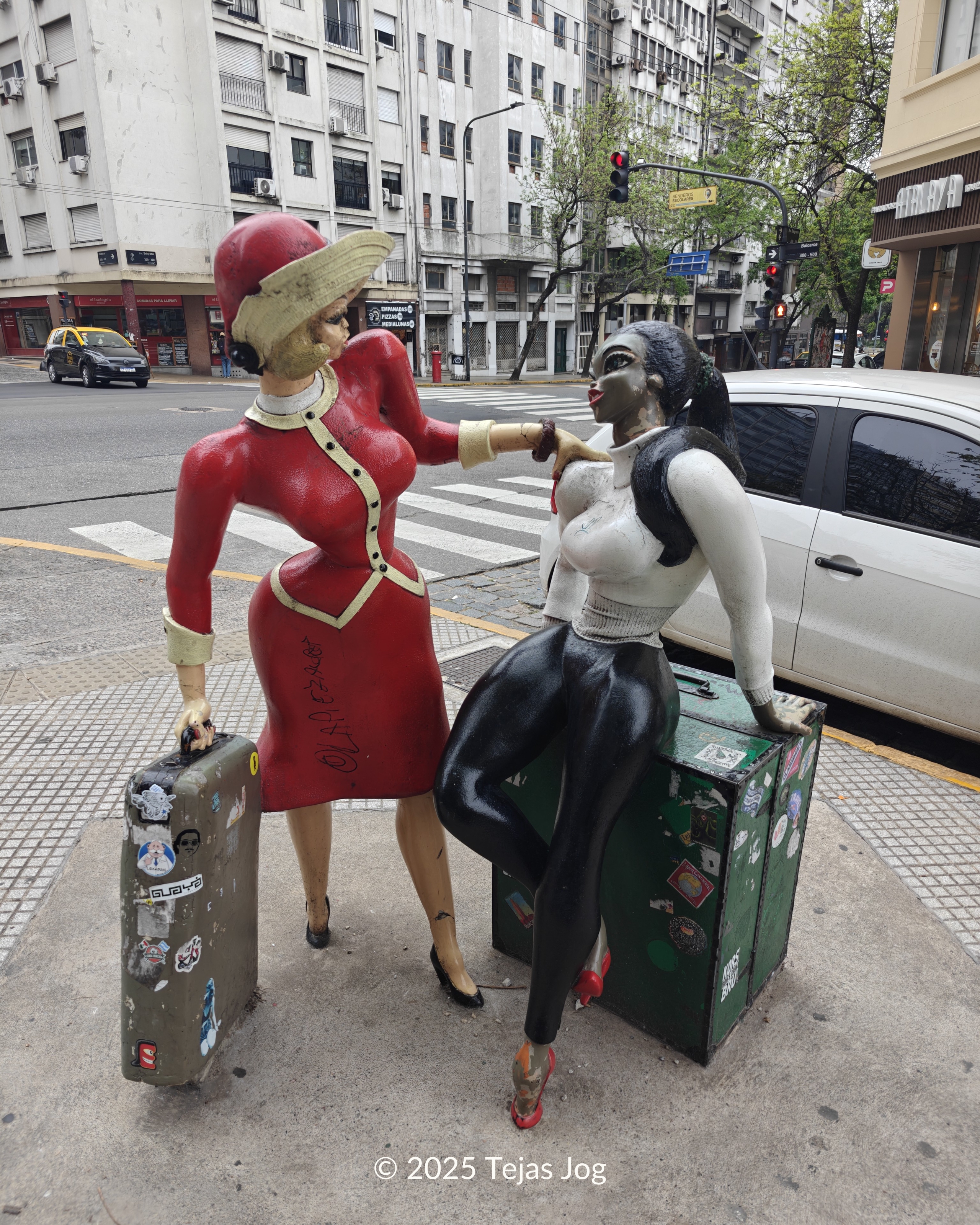 Chicas Divito - Paseo de la Historieta Chicas Divito - Paseo de la Historieta