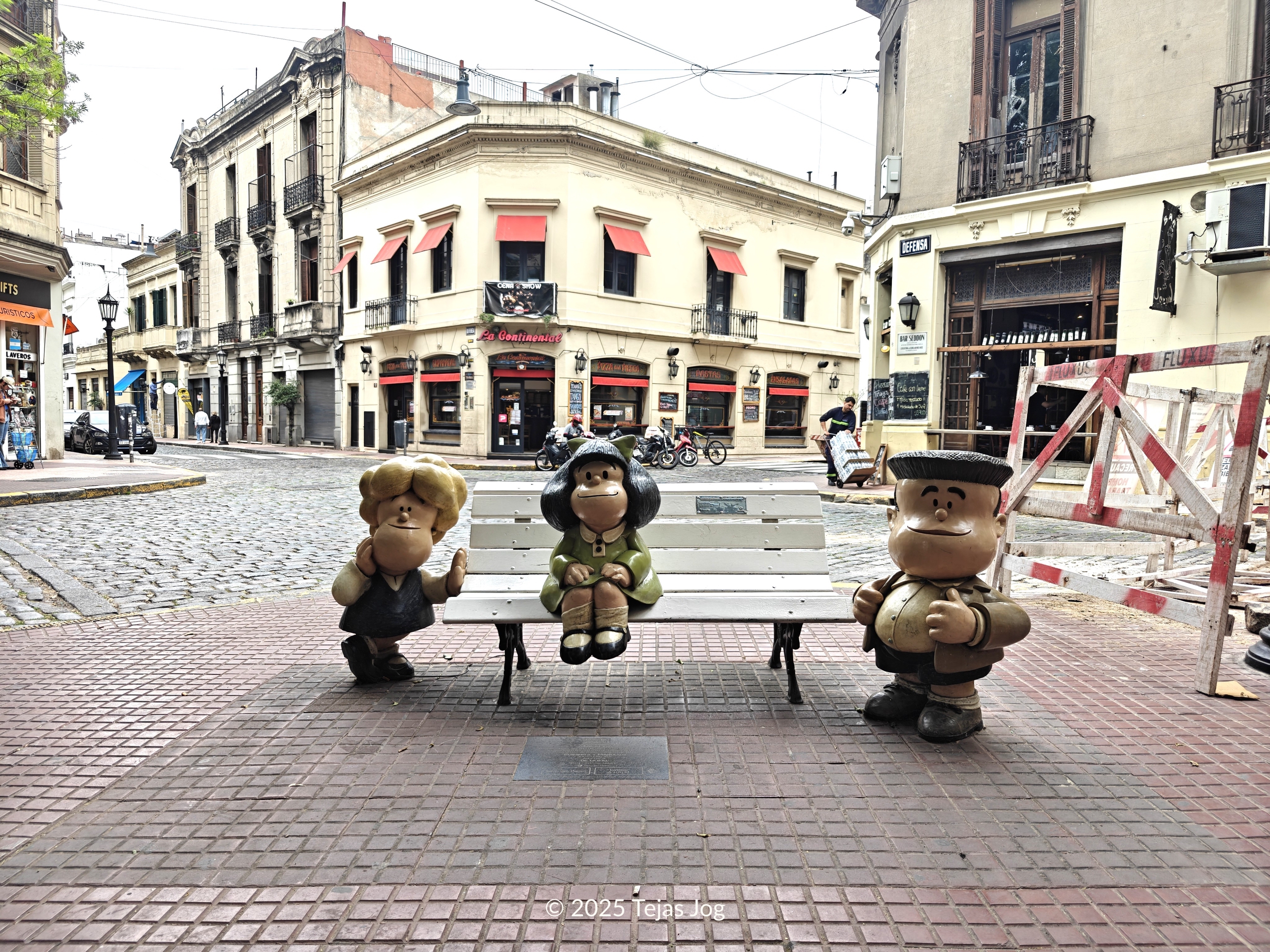 Estatua de Mafalda - Paseo de la Historieta Estatua de Mafalda - Paseo de la Historieta