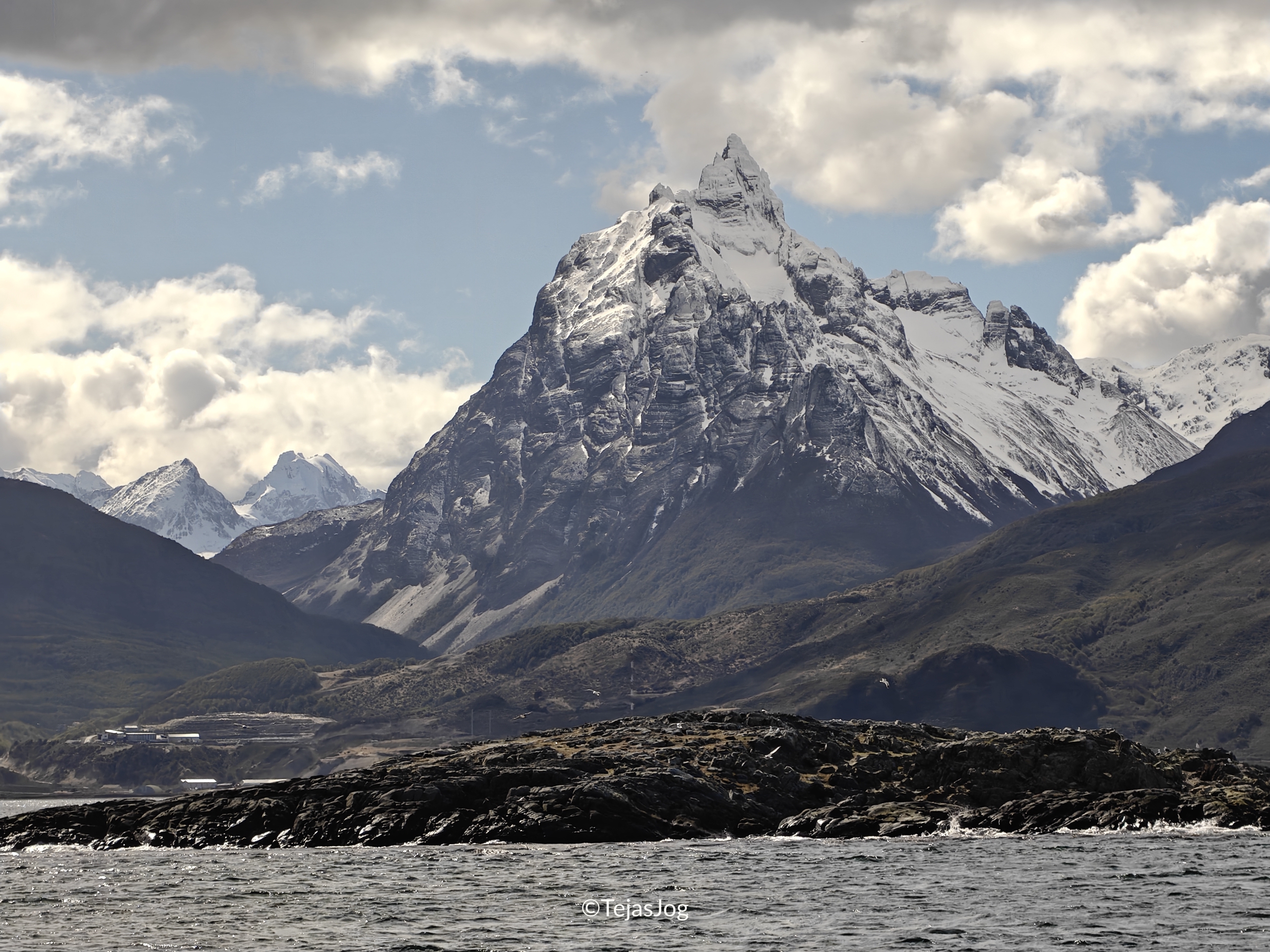 Approching Ushuaia