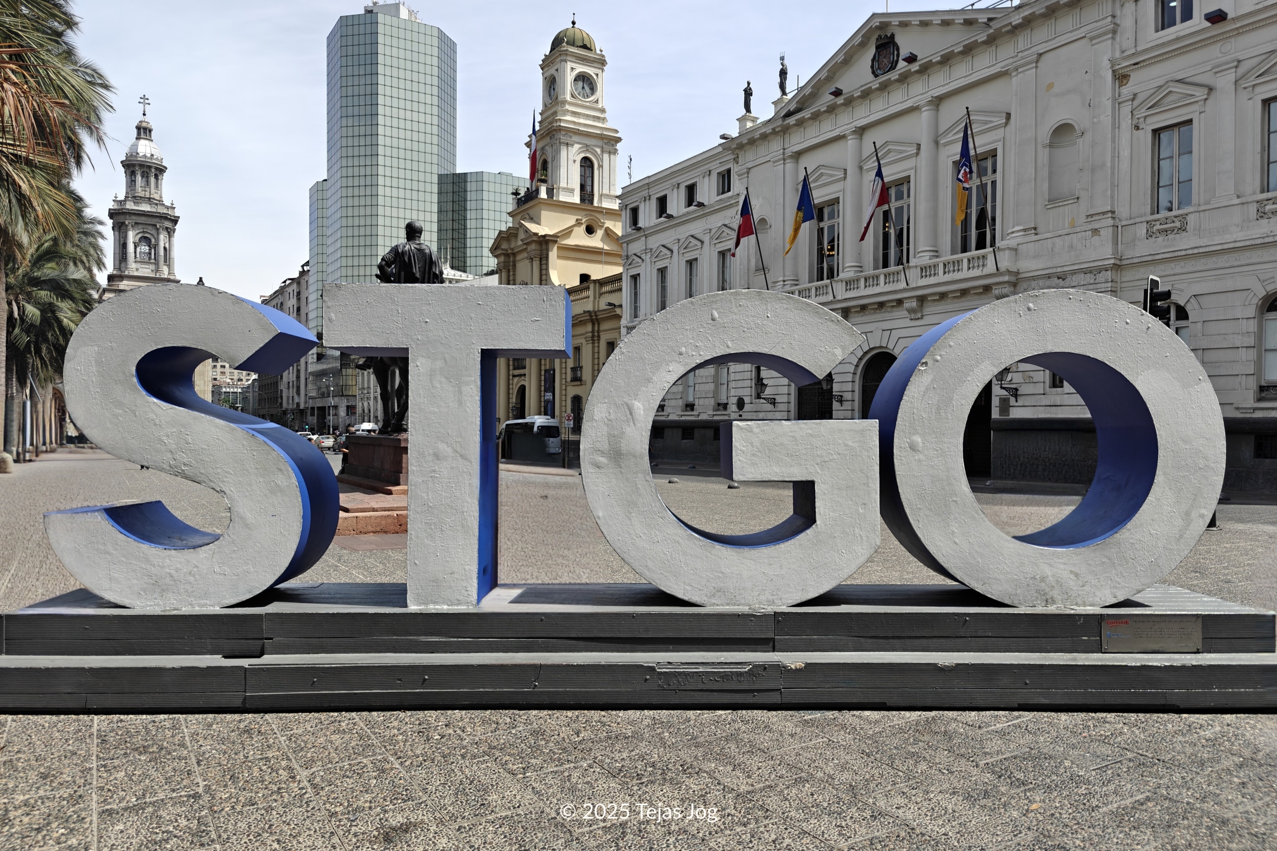 STGO Monumento / STGO sign