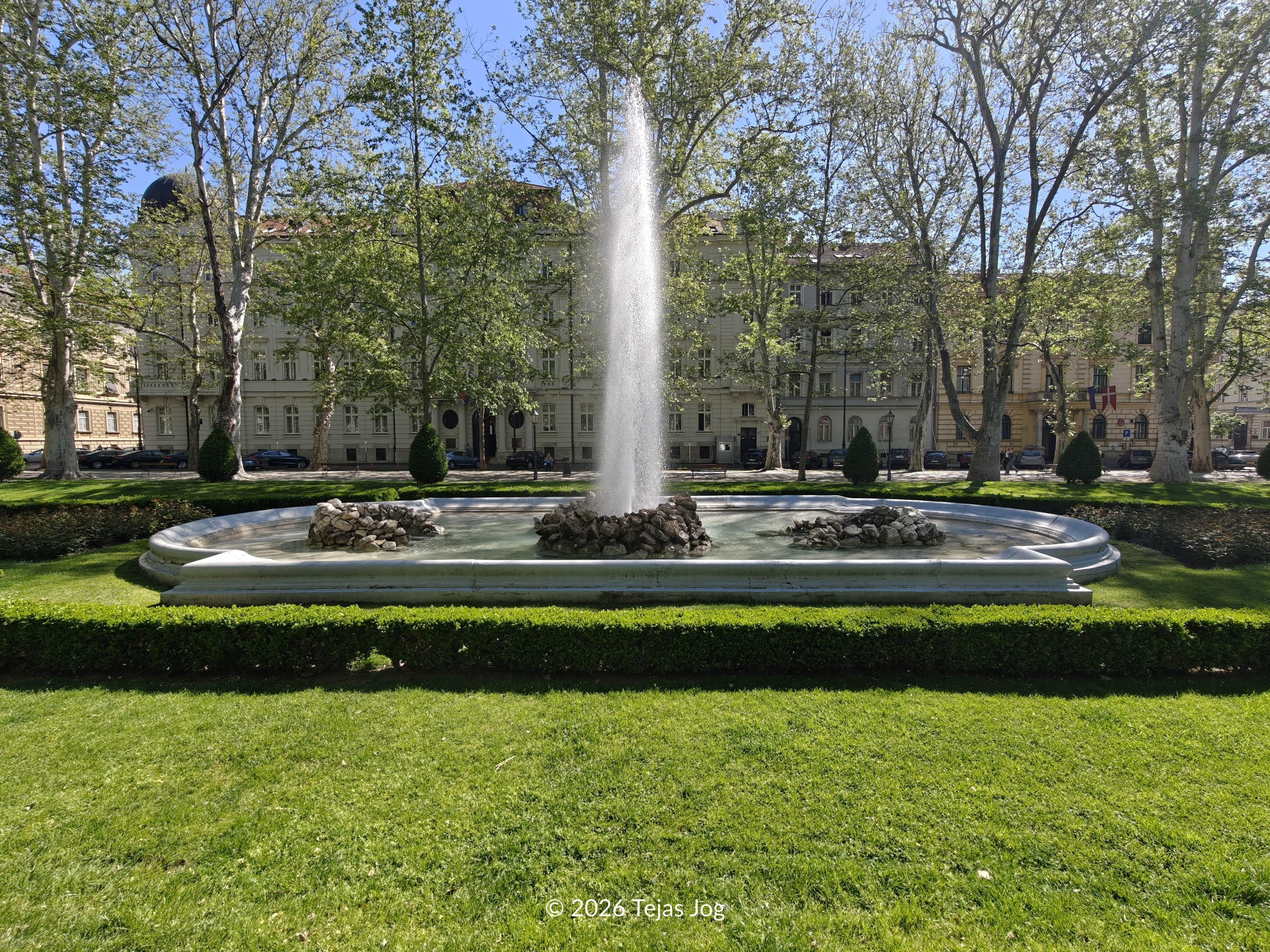 Twin Fountains / Fontane Blizanci