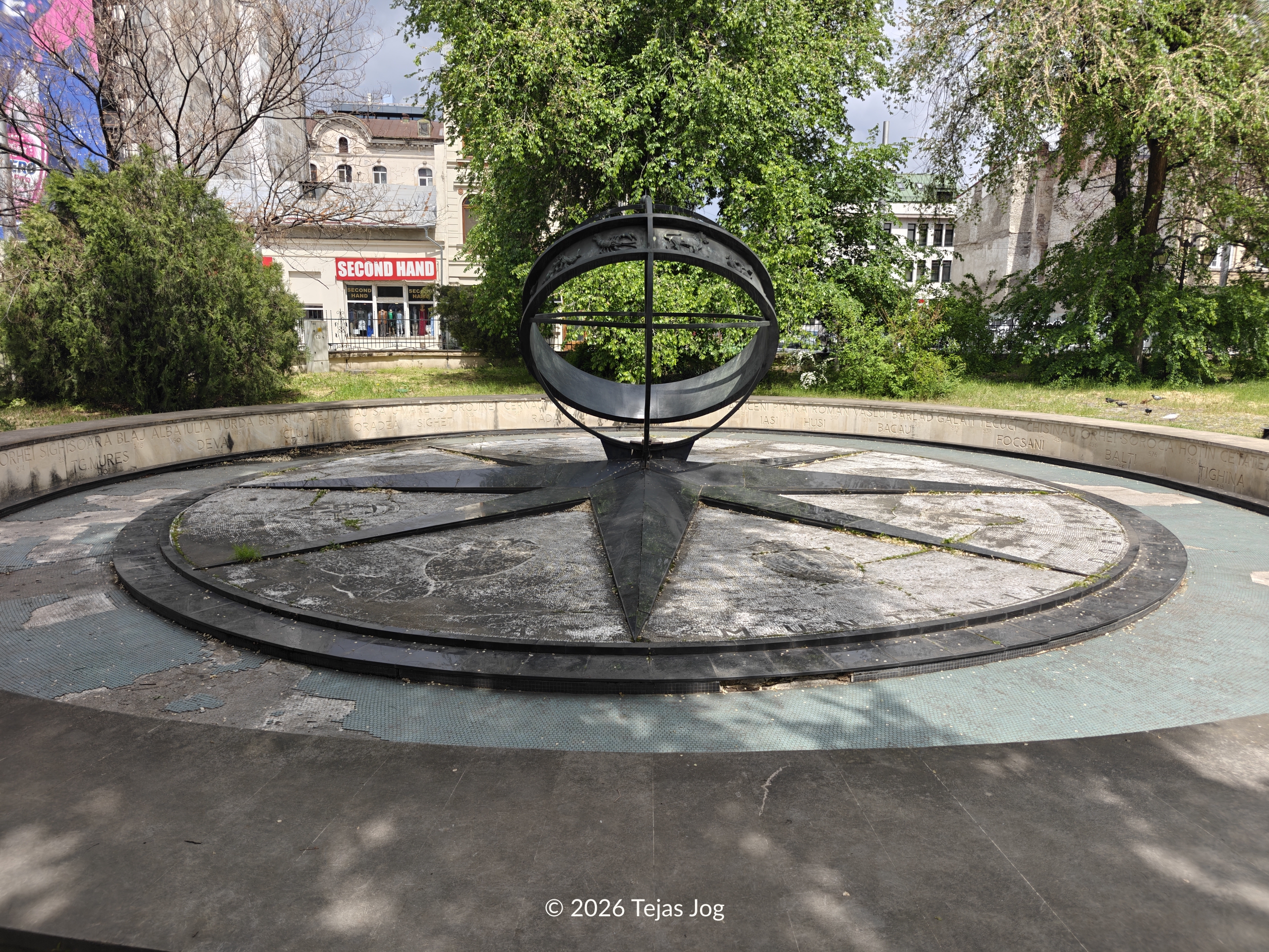 The Kilometer Zero Monument / Monumentul Kilometrul zero