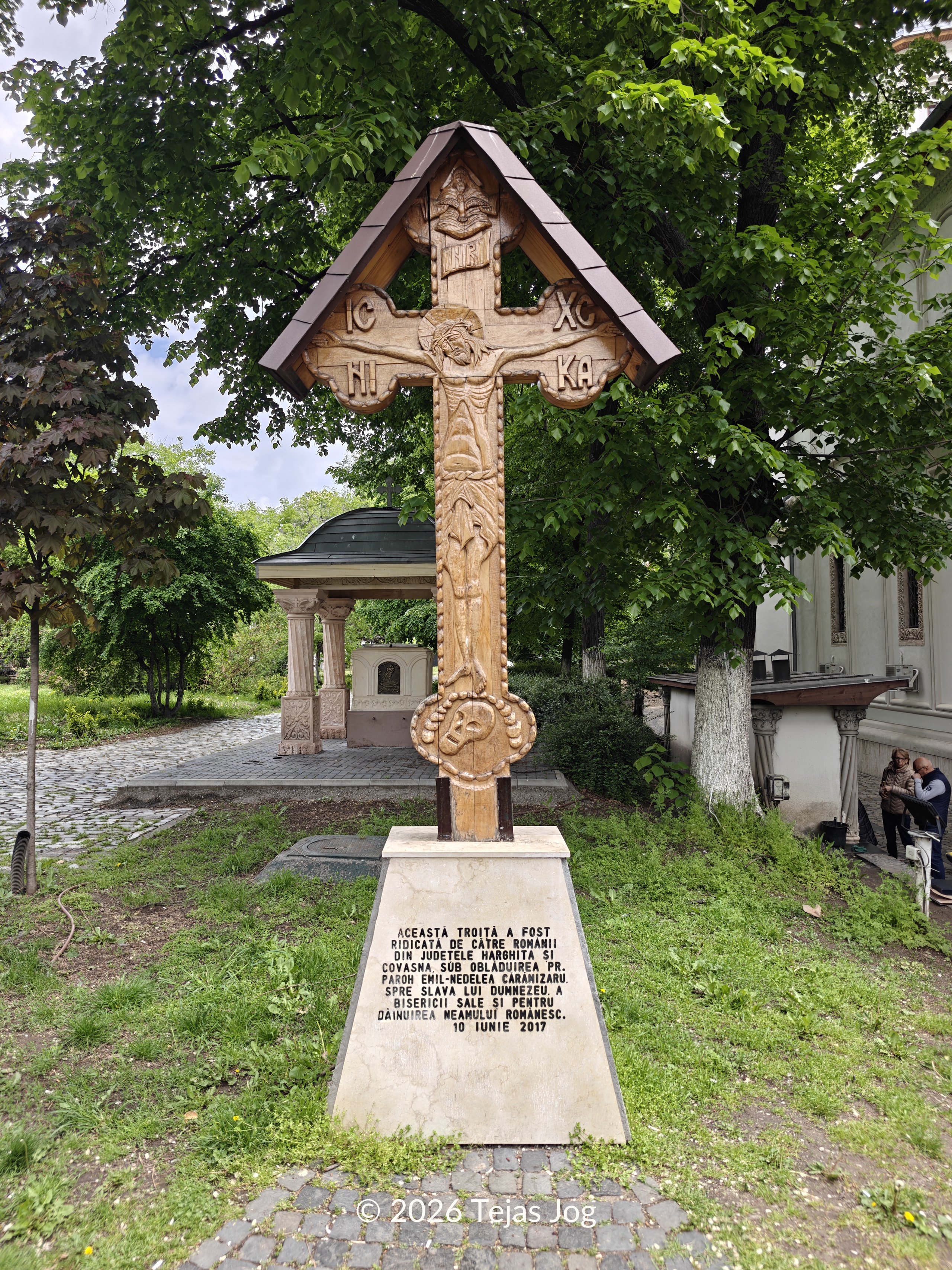 The New "Saint George" Church / Biserica Sfântul Gheorghe Nou