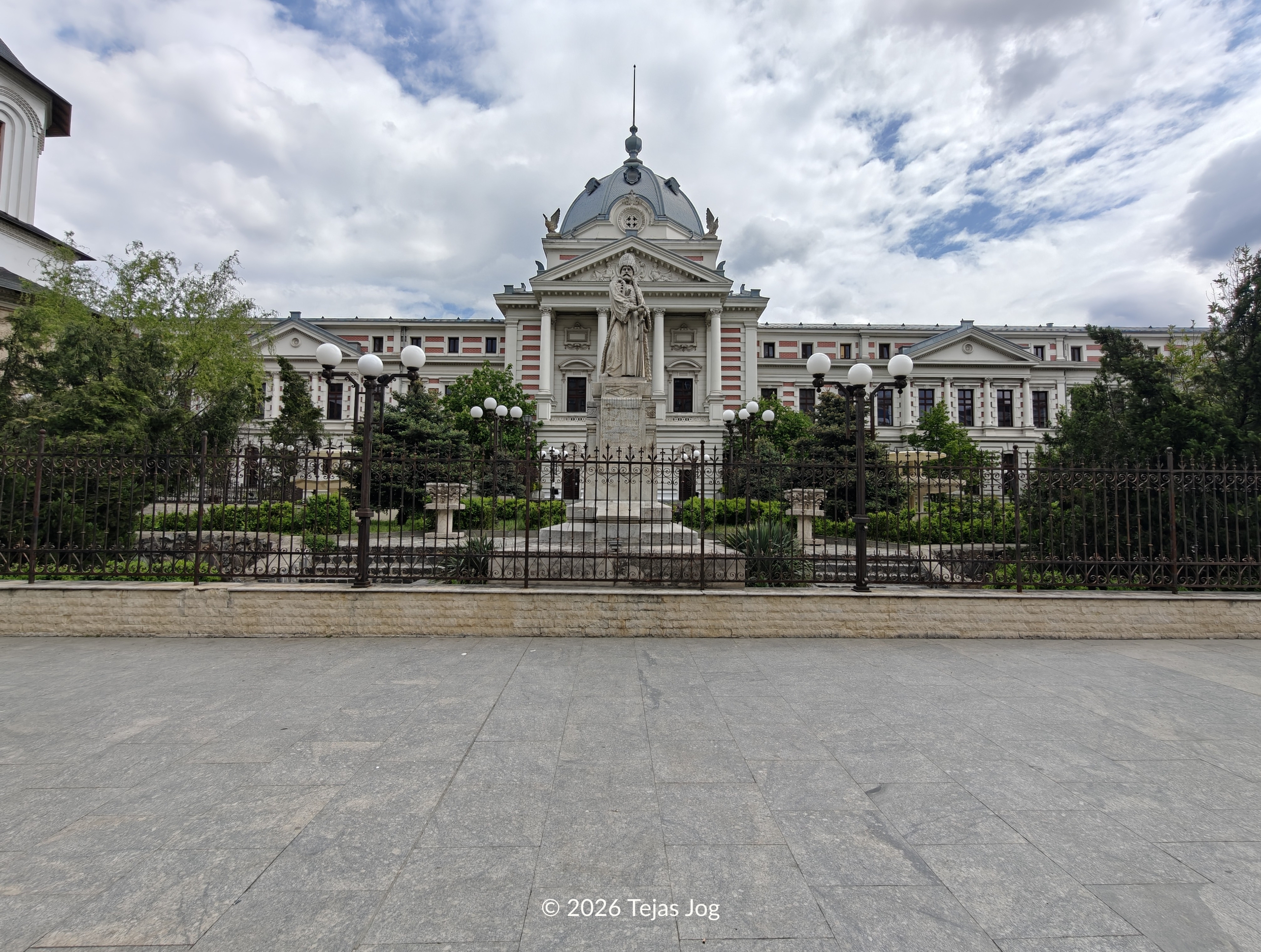 Statue of Mihail Cantacuzino / Statuia lui Mihail Cantacuzino