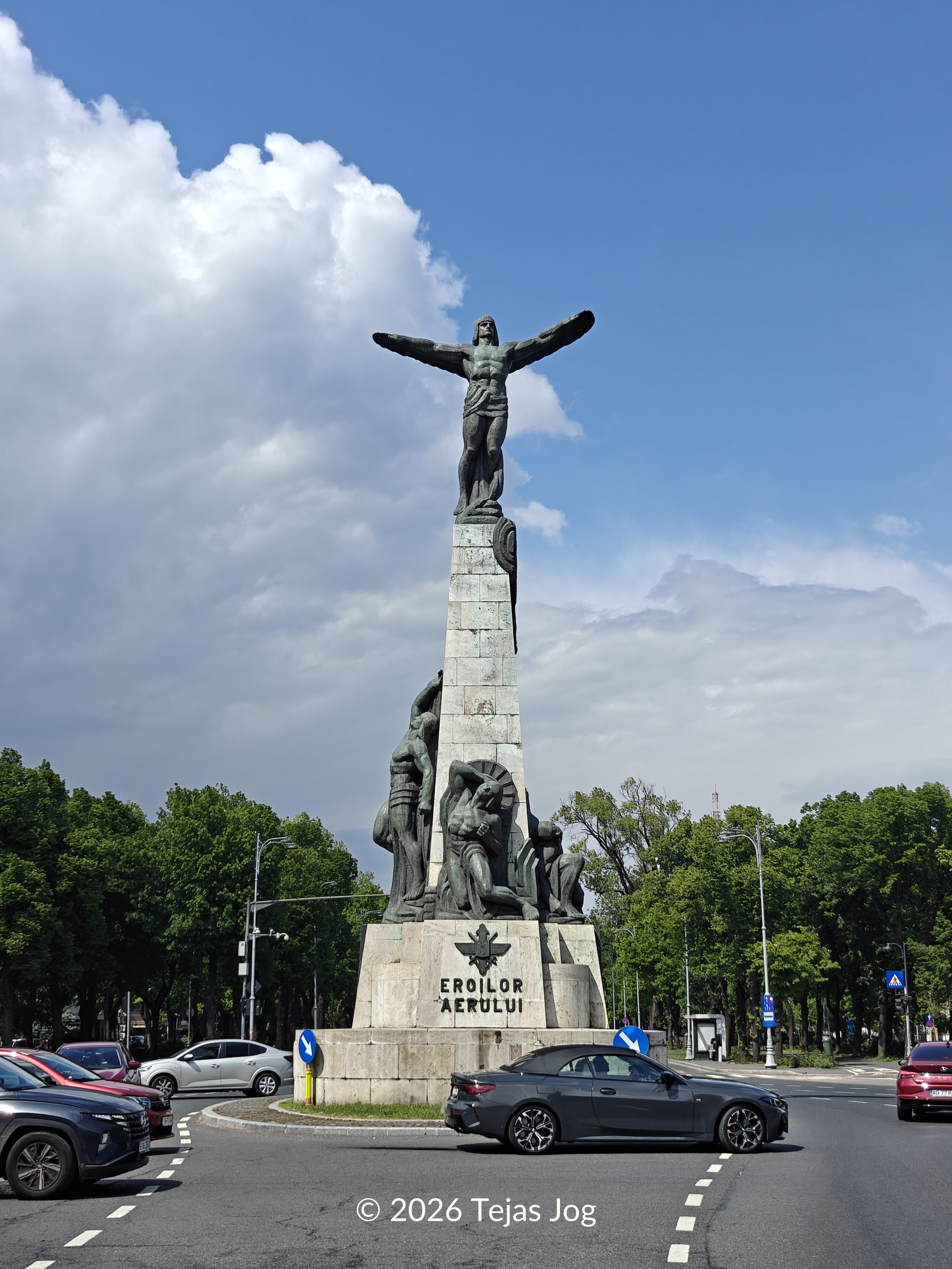 Monument to the Heroes of the Air / Monumentul "Eroilor Aerului"