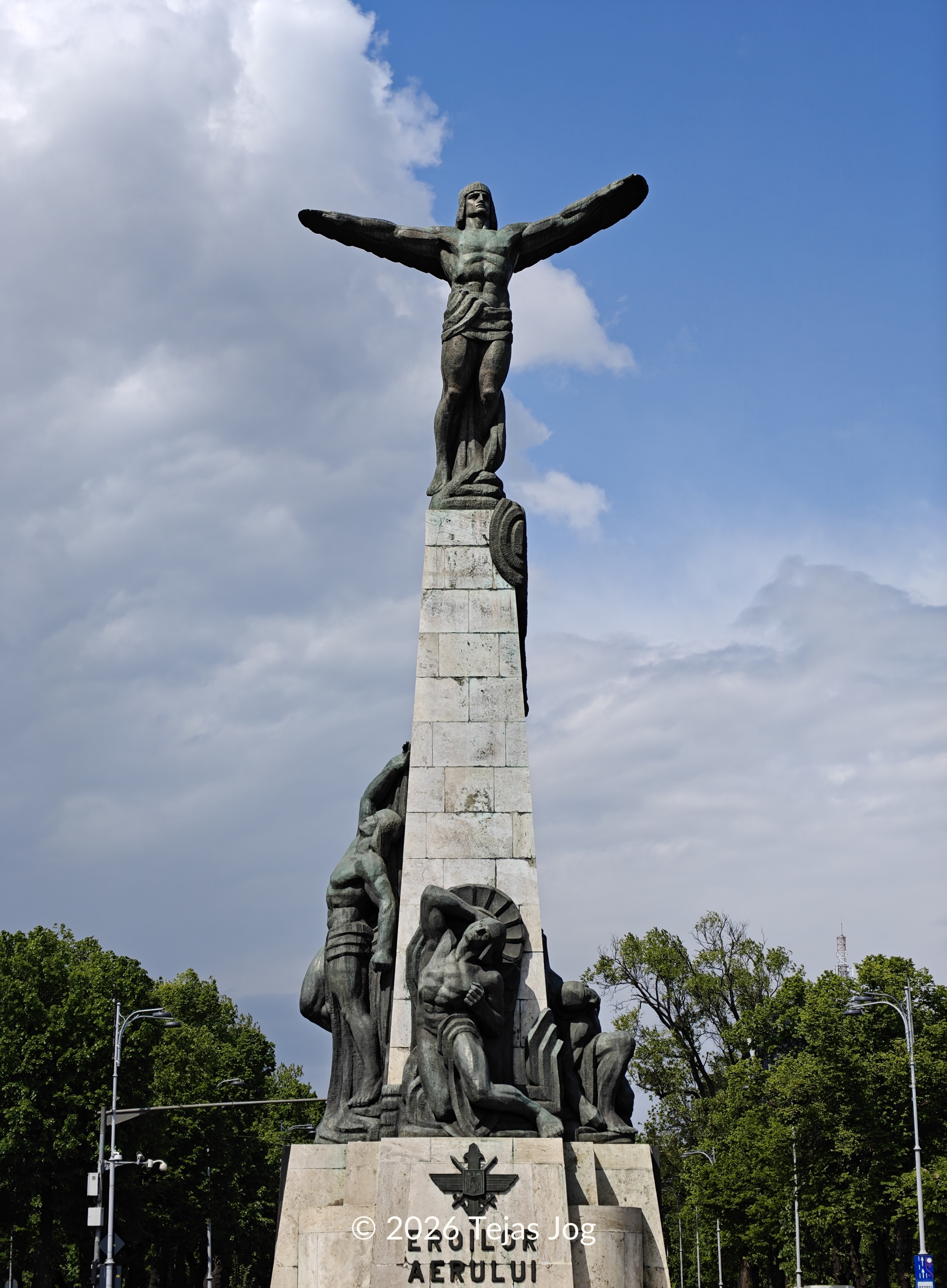 Monument to the Heroes of the Air / Monumentul "Eroilor Aerului"