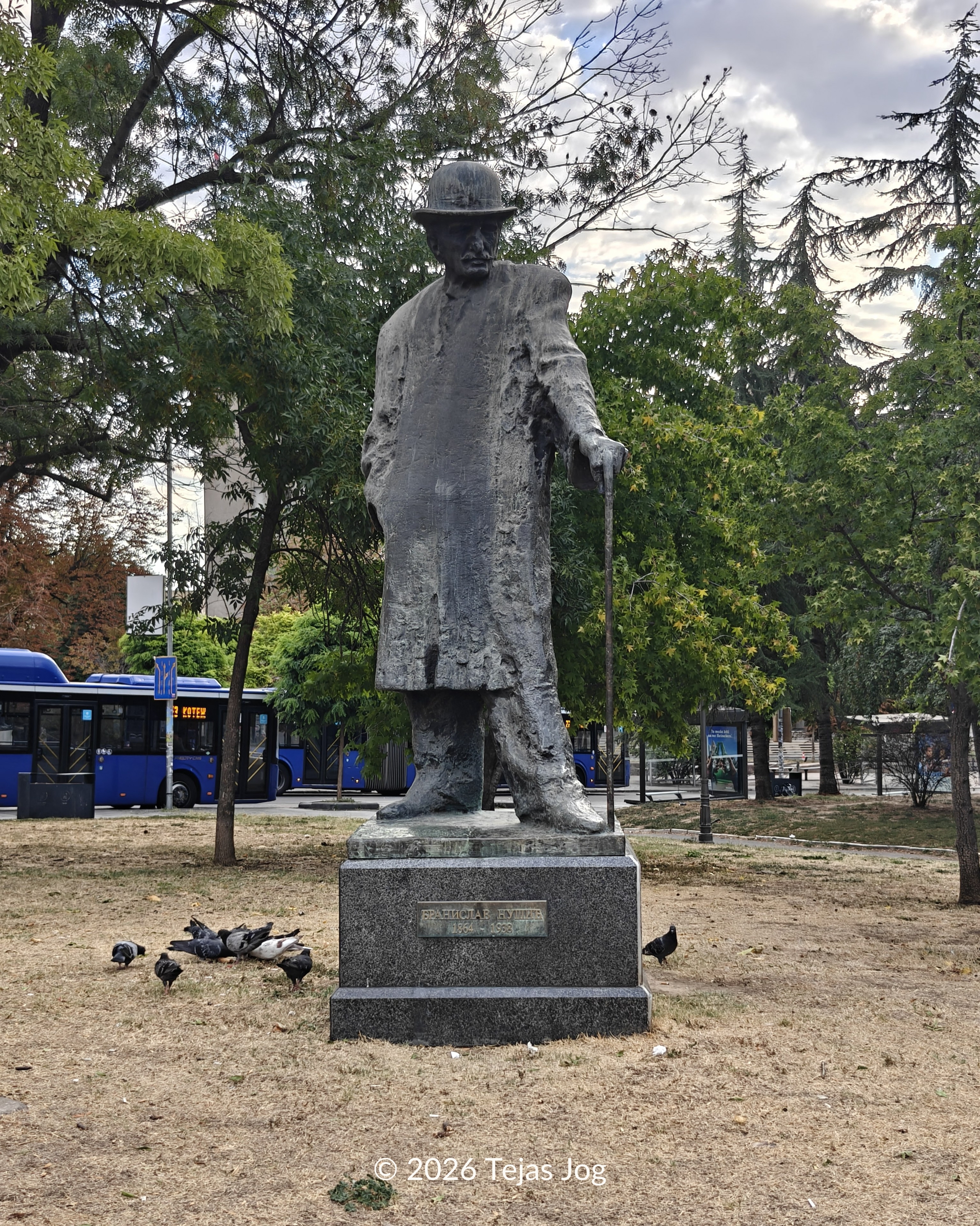 Monument to Branislav Nushich / Споменик Браниславу Нушићу